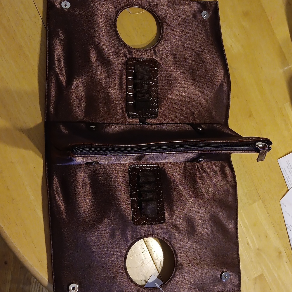 LOW START Exclusely Made for Dillard's Hand Bag 👜 NWT - Picture 2 of 5